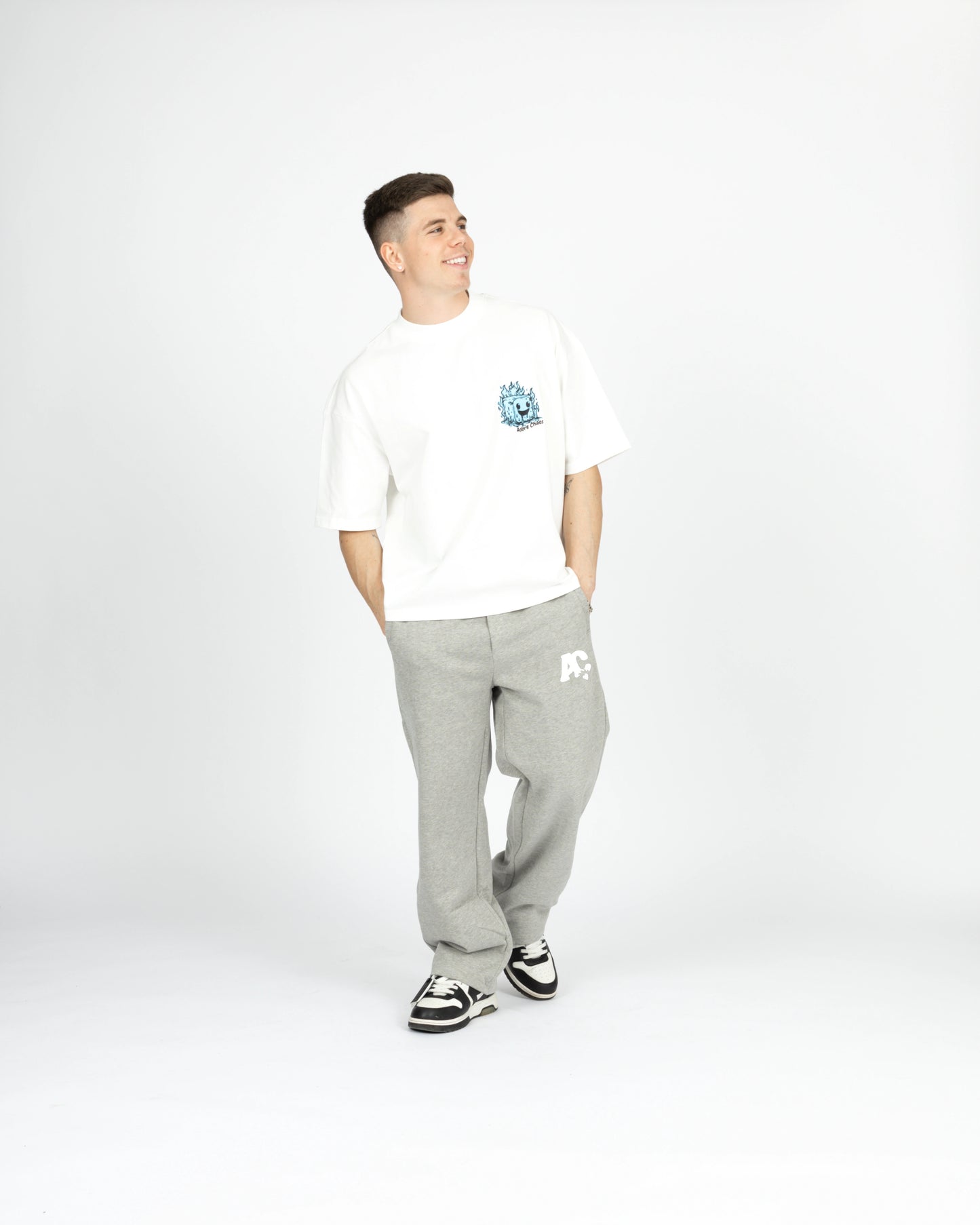 Chillin' T-Shirt - White