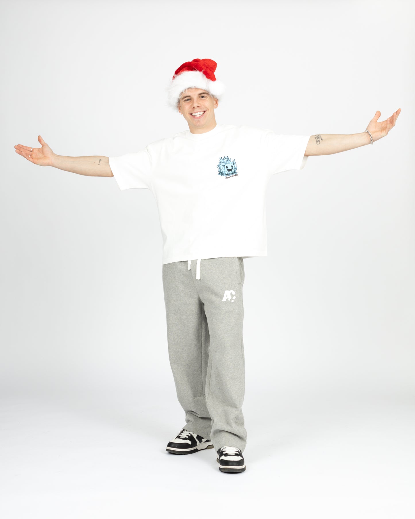 Chillin' T-Shirt - White